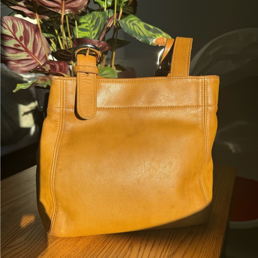 *SOLD* VINTAGE COACH BUCKLE BAG 4157 in TOFFEE
